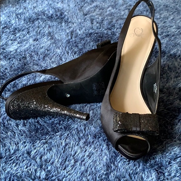 Disney Princess Shoe Collection - Picture 1 of 3